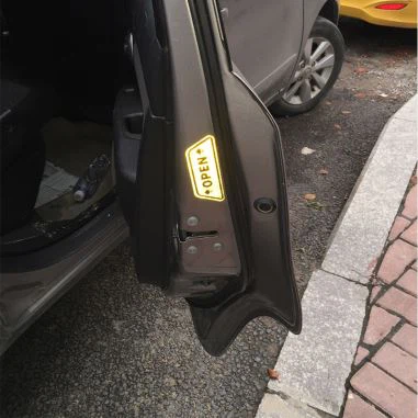 Etiqueta engomada reflexiva de la abertura de la puerta de coche